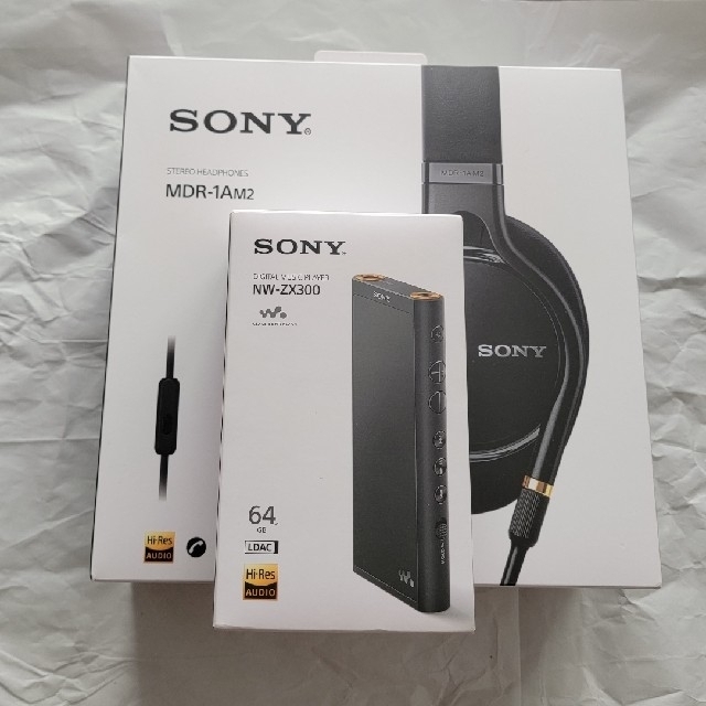 SONY(ソニー)の【Nayu様専用】SONY  NW-ZX300+MDR-1AM2セット スマホ/家電/カメラのオーディオ機器(ポータブルプレーヤー)の商品写真