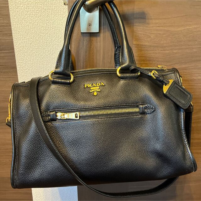 PRADA レザーハンドバッグ ショルダー　ストラップ有り