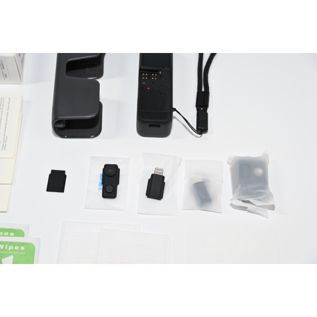 DJI Pocket 2 美品 / microSD128G•レンズ保護フィルム付 スマホ/家電/カメラのカメラ(ビデオカメラ)の商品写真