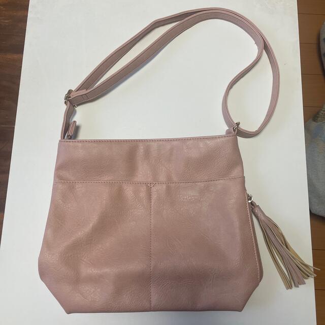 SHOO・LA・RUE(シューラルー)のSHOO-LA-RUEピンクのショルダーバッグ レディースのバッグ(ショルダーバッグ)の商品写真