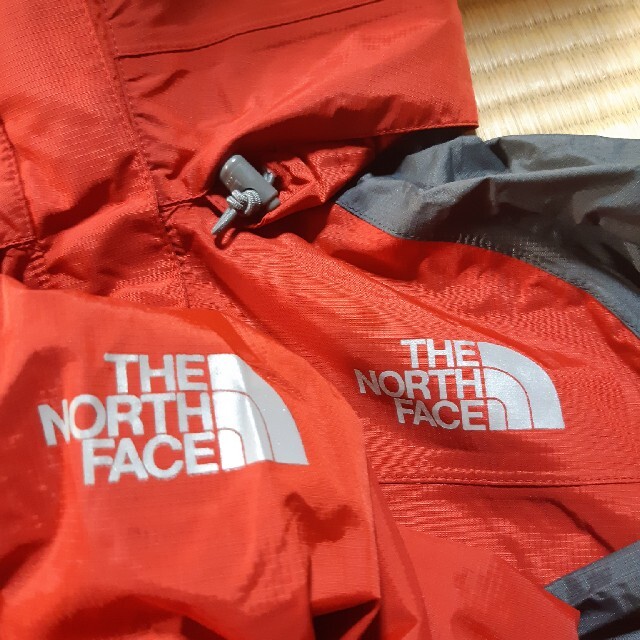 THE NORTH FACE(ザノースフェイス)のTHE NORTH FACE　レインウェア上下　美品 スポーツ/アウトドアのアウトドア(登山用品)の商品写真