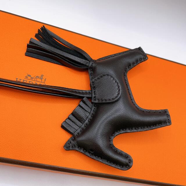 HERMES エルメス ロデオチャーム PM ブラック Z刻印エルメスジャポン HERMES エルメス ロデオチャーム PM ブラック Z刻印エルメスジャポン