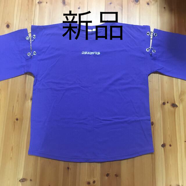 SPINNS(スピンズ)の新品・未着用 ★ SPINNS 肩出しプリントTシャツ レディースのトップス(Tシャツ(半袖/袖なし))の商品写真