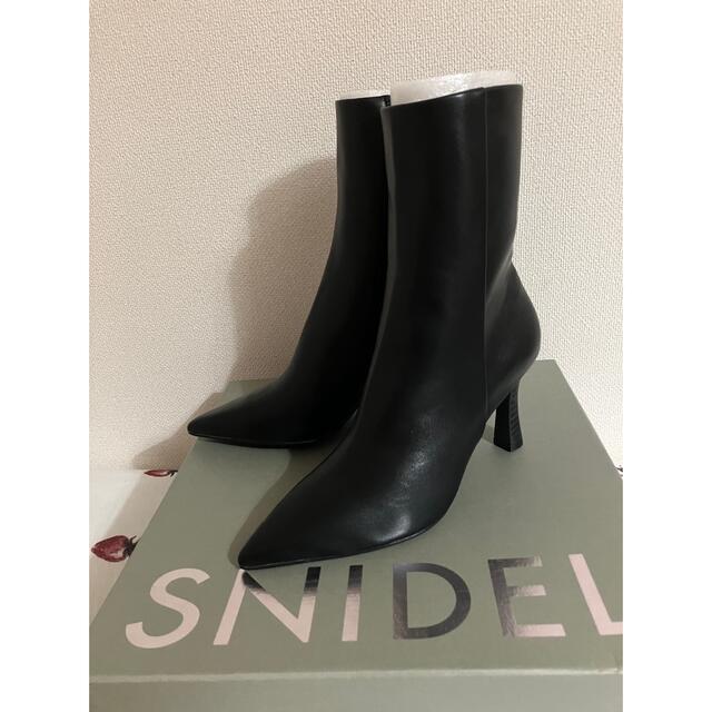 SNIDEL(スナイデル)の☆さくらこあんどるな様専用☆SNIDEL ポインテッドショートブーツ レディースの靴/シューズ(ブーツ)の商品写真