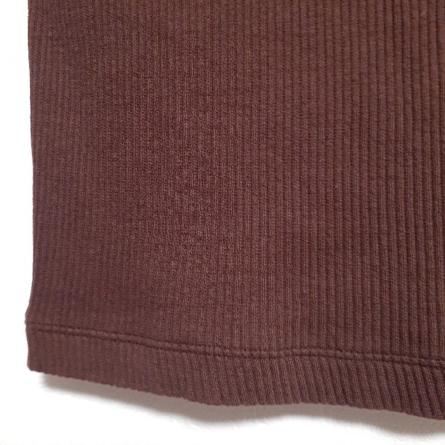 GU(ジーユー)の古着 茶色　ブラウン　カットソー　株式会社ジーユー　GU　ジーユー　brown レディースのトップス(カットソー(半袖/袖なし))の商品写真