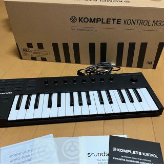 KOMPLETE KONTROL M32 NATIVE INSTRUMENTS (MIDIコントローラー)