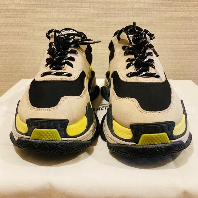 Balenciaga(バレンシアガ)の7272様専用　★箱・袋付き★BALENCIAGA Triple S スニーカー メンズの靴/シューズ(スニーカー)の商品写真