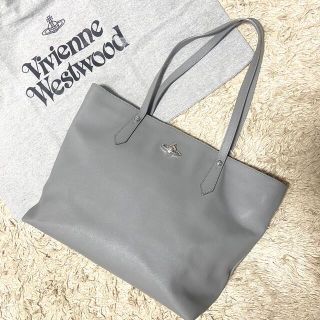 ヴィヴィアンウエストウッド(Vivienne Westwood)の【美品】ヴィヴィアン　ショルダーバッグ　オーブ　グレー　サフィアーノ(トートバッグ)