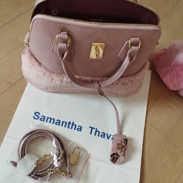 Samantha Thavasa(サマンサタバサ)のサマンサタバサ　ファーバッグ レディースのバッグ(ハンドバッグ)の商品写真