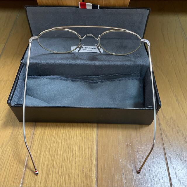 THOM BROWNE(トムブラウン)のトムブラウン　TBー101 シルバー　登坂着用 メンズのファッション小物(サングラス/メガネ)の商品写真