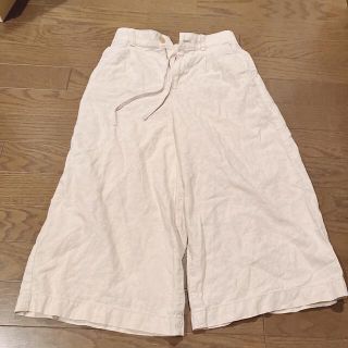 ユニクロ(UNIQLO)のユニクロ　麻素材　パンツ(ハーフパンツ)