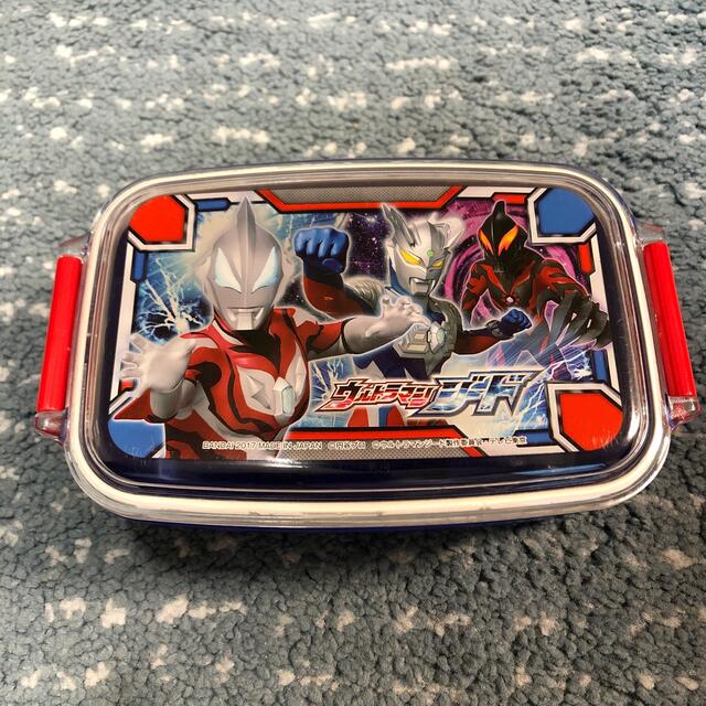 BANDAI(バンダイ)のウルトラマンジード　お弁当箱 インテリア/住まい/日用品のキッチン/食器(弁当用品)の商品写真