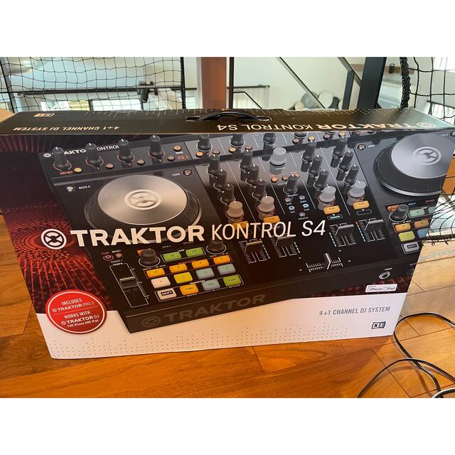 TRAKTOR KONTROL S2 楽器のDJ機器(DJコントローラー)の商品写真