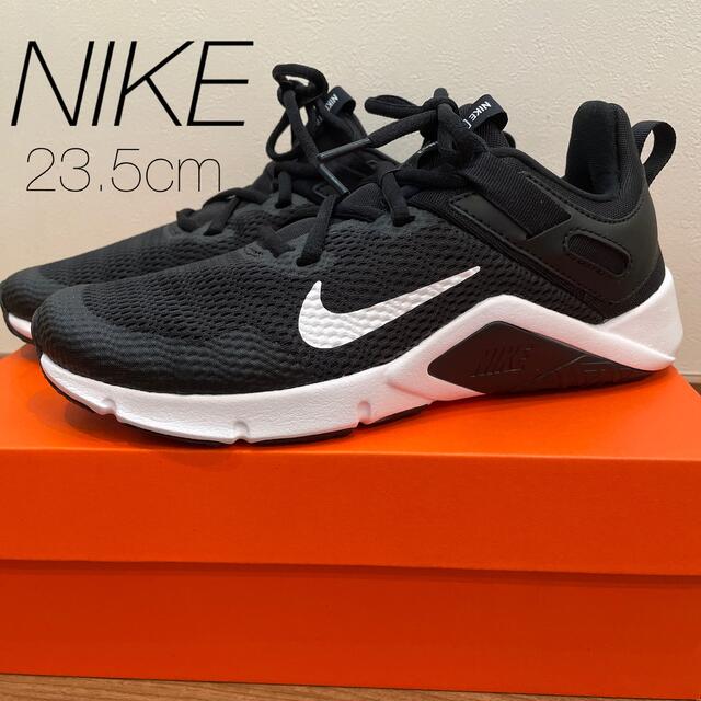 NIKE スニーカー