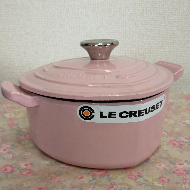 LE CREUSET(ルクルーゼ)のルクルーゼ ココットダムール ハート 鍋 シフォンピンク ピンク 20cm 新品 インテリア/住まい/日用品のキッチン/食器(鍋/フライパン)の商品写真