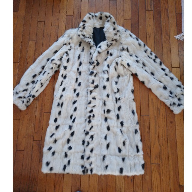 リバーシブル 毛皮ロングコート レディースのジャケット/アウター(ロングコート)の商品写真