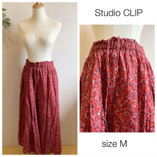 スタディオクリップ(STUDIO CLIP)のStudio CLIP 花柄 赤ロングスカート ナチュラル風合い(ロングスカート)