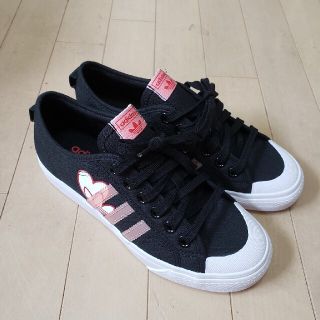 日本製 adidas スニーカー レディース 22㎝ ハート 黒 - 通販