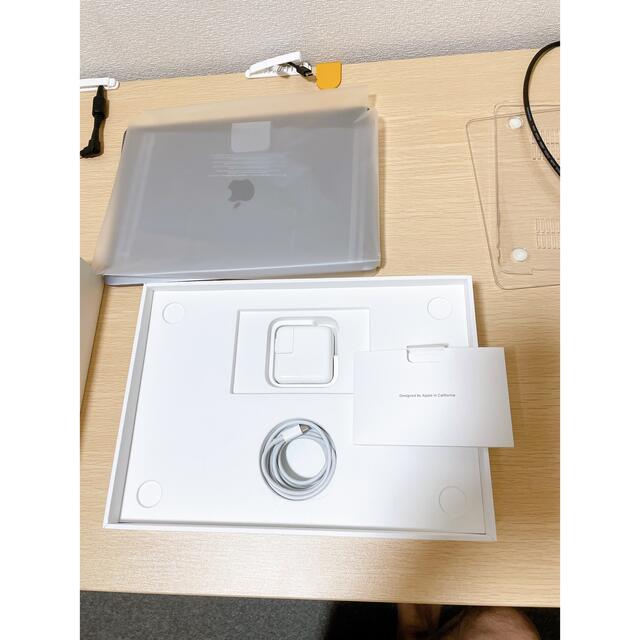 Apple(アップル)のAPPLE MacBook Air MGN63J/A 純正キーボード付 スマホ/家電/カメラのPC/タブレット(ノートPC)の商品写真