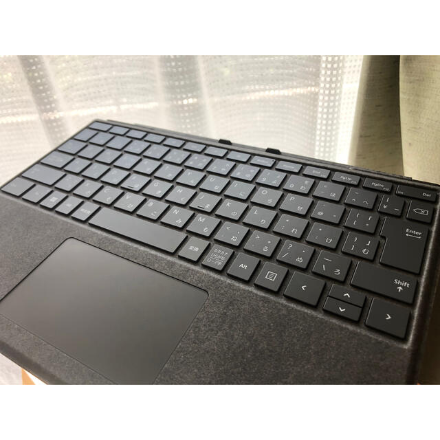 Microsoft(マイクロソフト)のSurface Pro Signature キーボード プラチナ スマホ/家電/カメラのPC/タブレット(PC周辺機器)の商品写真