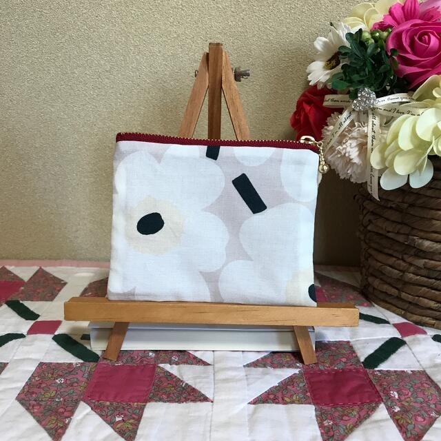 【超特価SALE開催!】 - marimekko マリメッコ 生地 ハンドメイド ミニウニッコ ベージュ ティッシュケースポーチ ポーチ