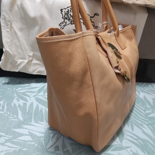 新品 イルビゾンテ 本革 レザー バッグ トートバッグ 自立 ナチュラル
