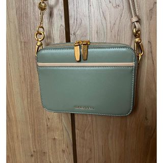 チャールズアンドキース(Charles and Keith)の【専用】カバン　ミニバッグ(ショルダーバッグ)