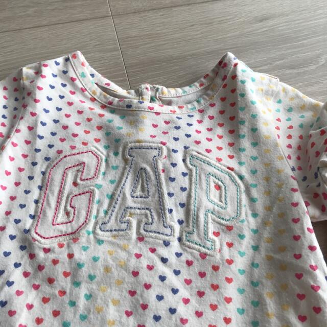 babyGAP(ベビーギャップ)のベビーギャップ　♡ ロゴ　セットアップ　Tシャツ　スウェット キッズ/ベビー/マタニティのベビー服(~85cm)(その他)の商品写真