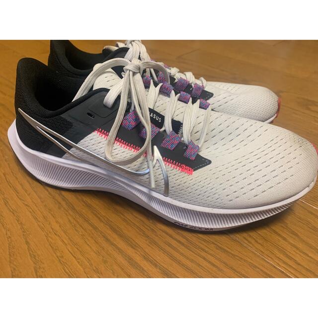 NIKE(ナイキ)の【美品】ナイキ　エアズームペガサス38 24.5センチ スポーツ/アウトドアのスポーツ/アウトドア その他(陸上競技)の商品写真