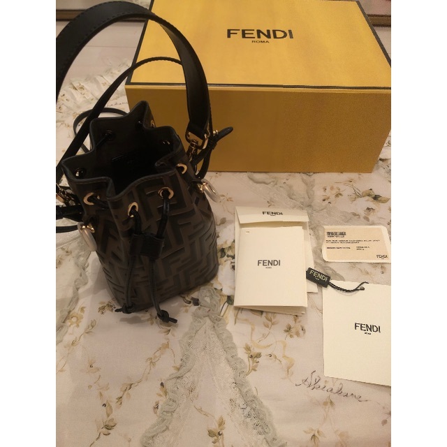 受注生産品】 - FENDI フェンディ モントレゾール ショルダーバッグ