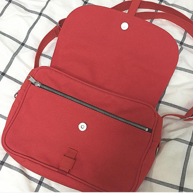 marimekko(マリメッコ)のマリメッコショルダーバッグ赤◆classic canvas bags red レディースのバッグ(ショルダーバッグ)の商品写真