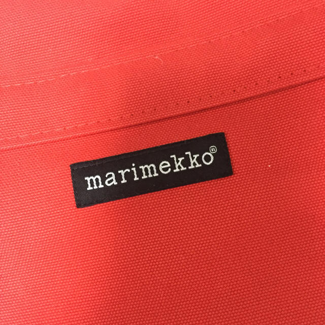 marimekko(マリメッコ)のマリメッコショルダーバッグ赤◆classic canvas bags red レディースのバッグ(ショルダーバッグ)の商品写真