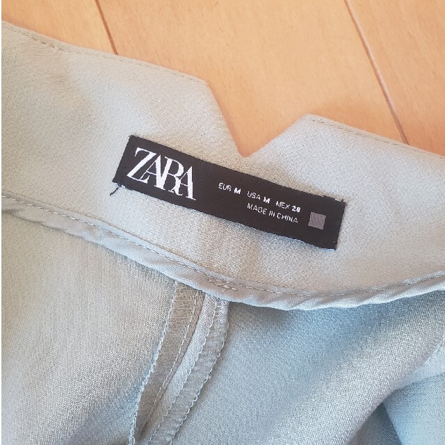 ZARA(ザラ)のZARA パンツ ミントグリーン スラックス レディースのパンツ(カジュアルパンツ)の商品写真