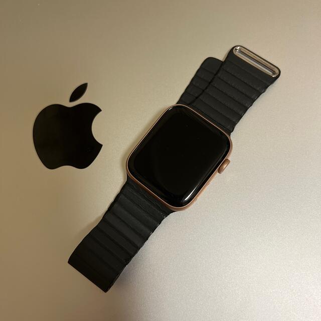 白 フリル付 Apple Watch series5 44mm ゴールド ブラックレザーループ 腕時計(デジタル)