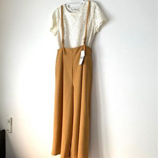 ジーユー(GU)の新品　GU サスペンダーつき　ワイドクロップドパンツ(クロップドパンツ)