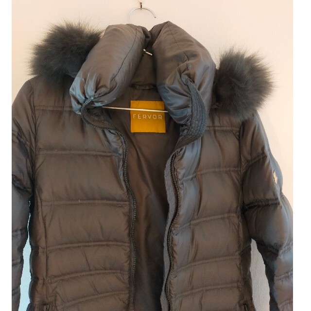 FERVOR ダウンコート (美品) レディースのジャケット/アウター(ダウンコート)の商品写真