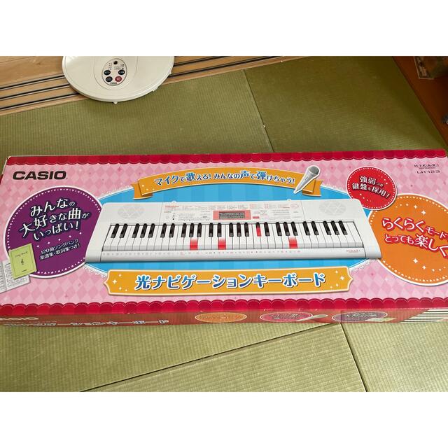 CASIO(カシオ)のマイク無し　CASIO 光ナビゲーションキーボードピアノ　LK-123 楽器の鍵盤楽器(キーボード/シンセサイザー)の商品写真