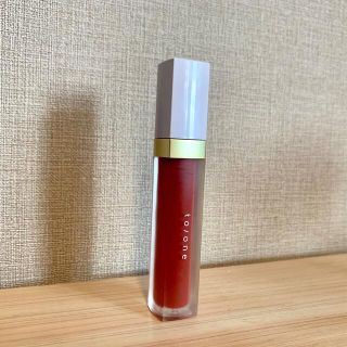 コスメキッチン(Cosme Kitchen)の定価2750円　to/one  トーン ペタル エッセンス カラー バター　05(リップグロス)