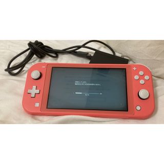 ニンテンドースイッチ(Nintendo Switch)のニンテンドースイッチコーラルピンク(家庭用ゲーム機本体)