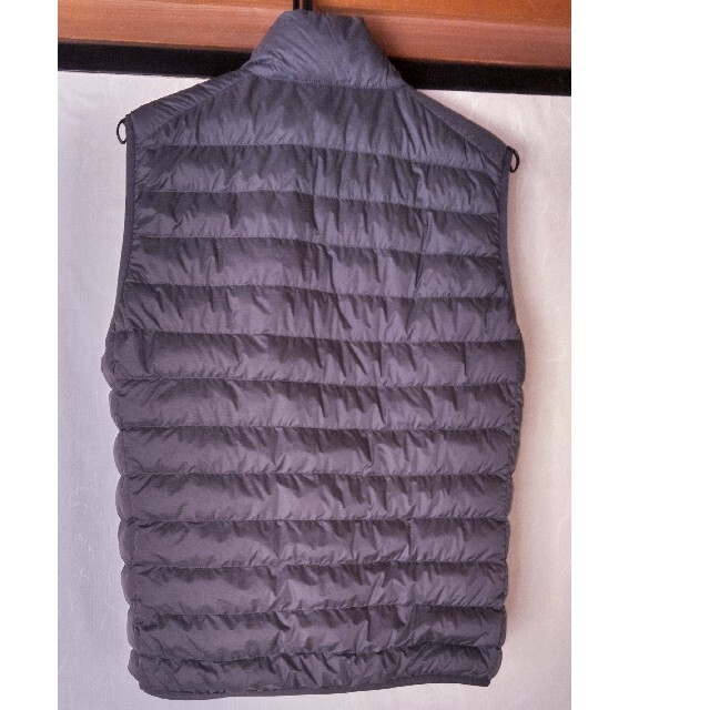 UNIQLO(ユニクロ)のダウンベスト メンズのジャケット/アウター(ダウンベスト)の商品写真