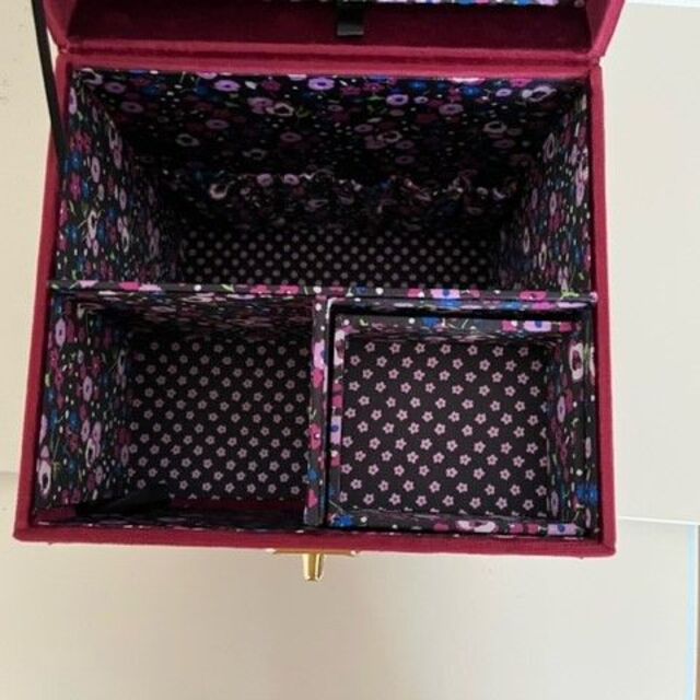 ANNA SUI(アナスイ)のフランフラン  ANNA SUI マルチボックス ダークレッド インテリア/住まい/日用品の収納家具(ケース/ボックス)の商品写真