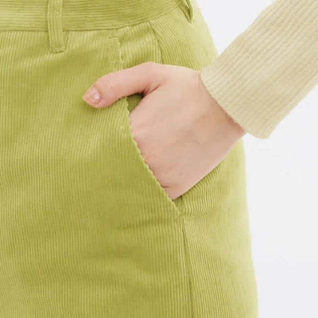 GU(ジーユー)のGU ジーユー　コーデュロイフロントボタンナロースカート　新品未使用 レディースのスカート(その他)の商品写真