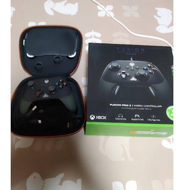 Xbox(エックスボックス)のxboxコントローラー エンタメ/ホビーのゲームソフト/ゲーム機本体(その他)の商品写真
