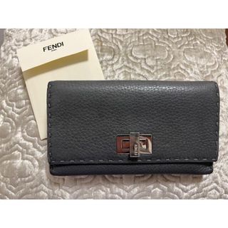 フェンディ(FENDI)のFENDI 長財布 ピーカブー (財布)