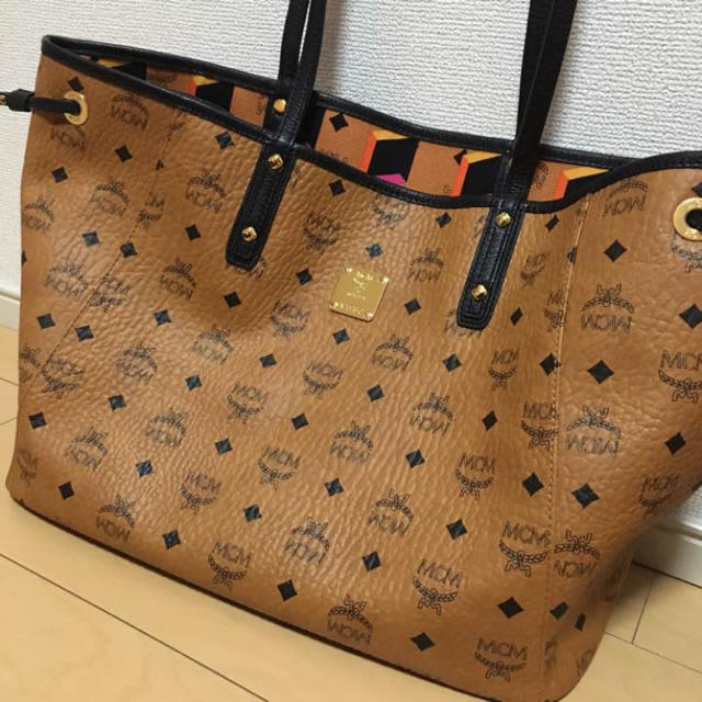 MCM リバーシブル　トートバック