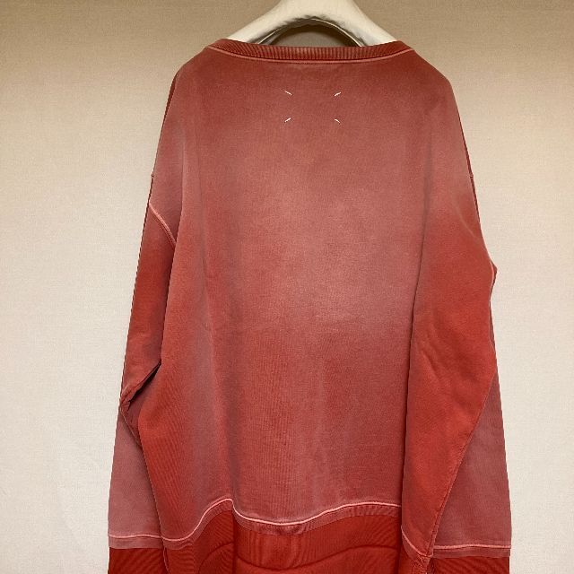 Maison Martin Margiela(マルタンマルジェラ)の新品 XL マルジェラ 22ss デストロイ加工スウェット 赤 3460 メンズのトップス(スウェット)の商品写真