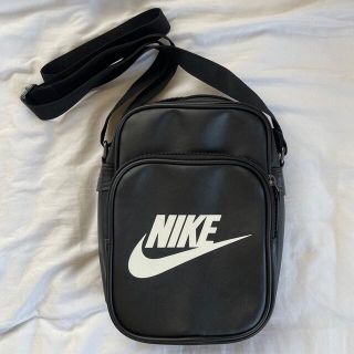 ナイキ(NIKE)の【新品未使用☆】NIKE ナイキ ヘリテージSIショルダーバッグ 黒(ショルダーバッグ)