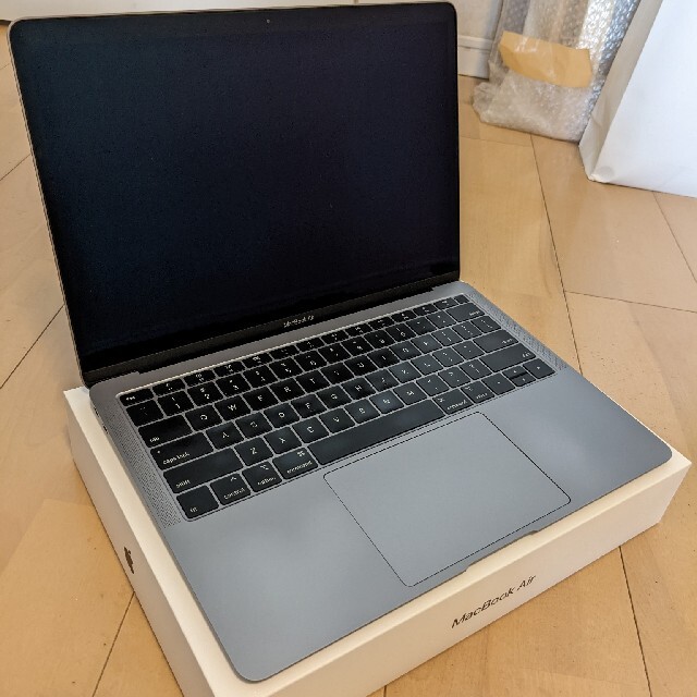 MacBook Air (Retina, 13-inch, 2018) スペース 2