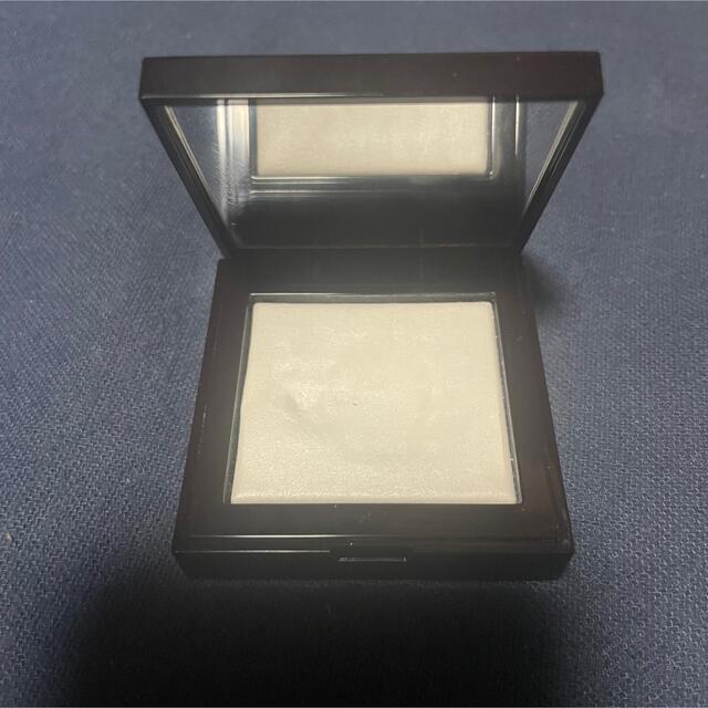 laura mercier(ローラメルシエ)のlaura mercier シークレットブラーリングパウダー コスメ/美容のベースメイク/化粧品(アイシャドウ)の商品写真