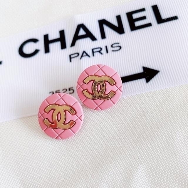 CHANEL(シャネル)のシャネル　ヴィンテージボタン③ ハンドメイドの素材/材料(各種パーツ)の商品写真